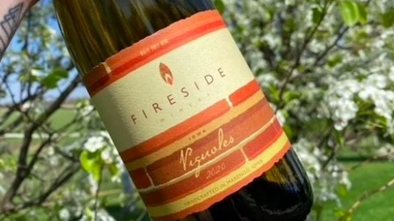 fireside-winery-in-marengo-iowa-1639082167.webp